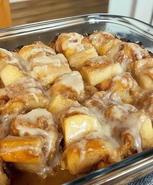Apple and Cinnamon Cake 464029002_122117465414514556_8403115030012516030_n
