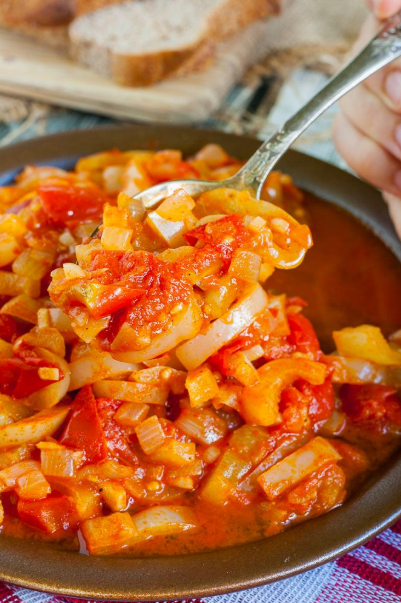 Authentic LecsĂł (Hungarian Pepper Stew)đź‡đź‡ş Capture d’écran 2025-04-26 155127