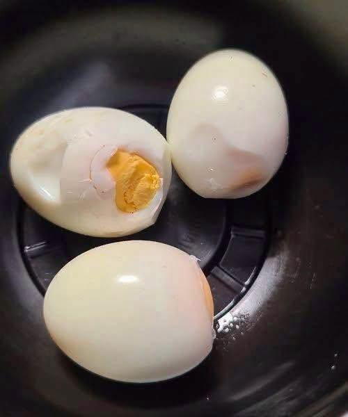 What Happens to Your Body When You Eat Eggs in the Morning? image
