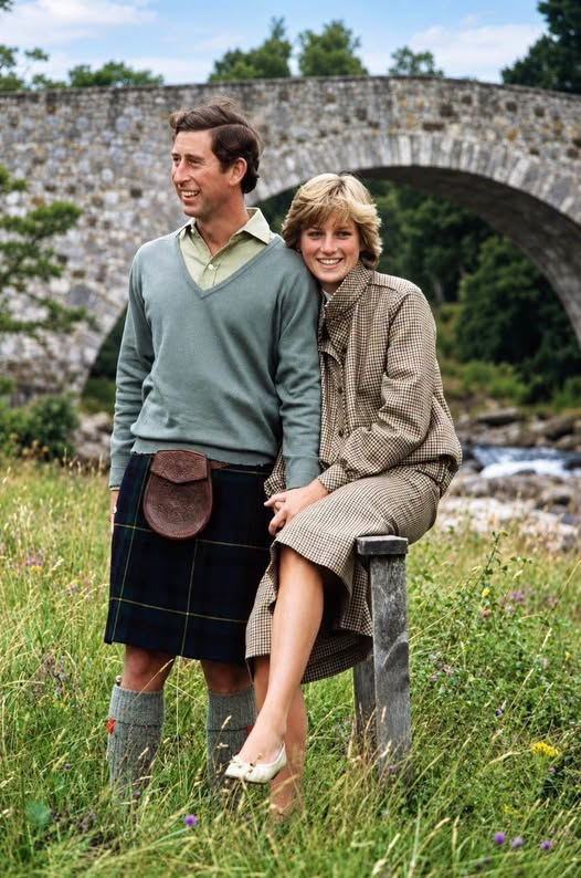 A Closer Look at a Famous Royal Photograph image